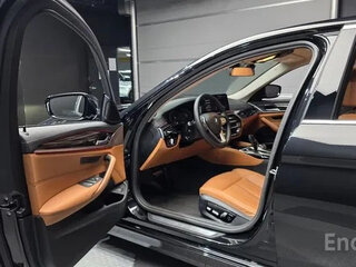 2023 BMW 5 серии 520i VII (G30/G31/G38) Рестайлинг, чёрный, 4123000 рублей, вид 3
