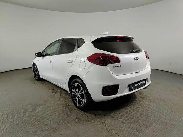 2017 Kia Ceed II Рестайлинг, белый, 1438000 рублей - вид 6