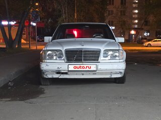 1991 Mercedes-Benz W124 230, белый, 270000 рублей, вид 3
