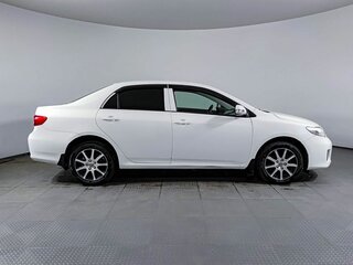 2013 Toyota Corolla X (E140, E150) Рестайлинг, белый, 927640 рублей, вид 4