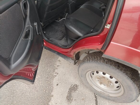 2011 Chevrolet Niva I Рестайлинг, красный, 400000 рублей - вид 16
