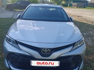 2019 Toyota Camry VIII (XV70), серебристый, 2850000 рублей, вид 1