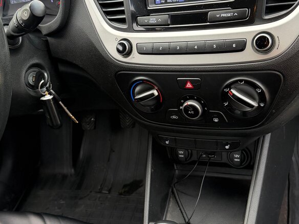 2017 Hyundai Solaris II, красный - вид 9