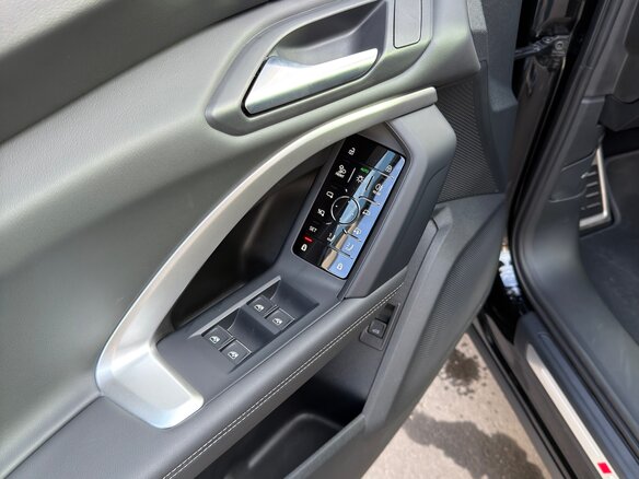 2026 Audi Q5 40 TDI III (GU), чёрный, 8590000 рублей - вид 10