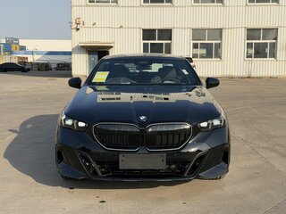 2025 BMW 5 серии 530i VIII (G60/G61/G68), чёрный, 9490000 рублей, вид 5