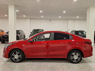 2020 Kia Rio IV Рестайлинг, красный, 1690000 рублей, вид 3