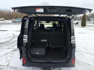 2018 Toyota Voxy III (R80) Рестайлинг, чёрный, 2700000 рублей, вид 5