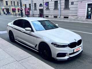 2019 BMW 5 серии 530d xDrive VII (G30/G31/G38), белый, 7000000 рублей, вид 5