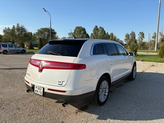 2010 Lincoln MKT I, белый, 1800000 рублей, вид 5
