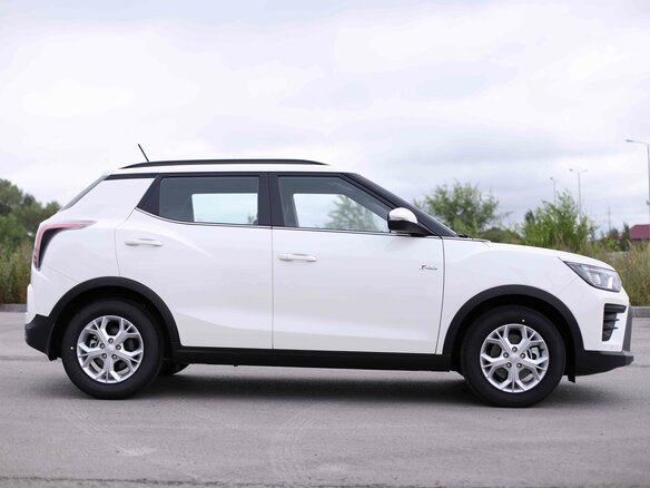 2025 KGM Tivoli, белый, 3395000 рублей - вид 3