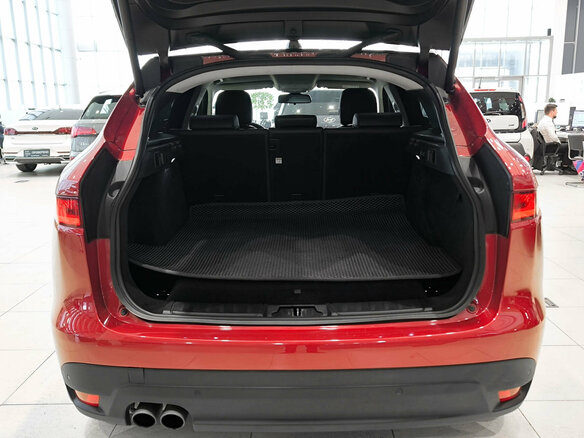 2016 Jaguar F-Pace I, красный, 2150000 рублей - вид 9