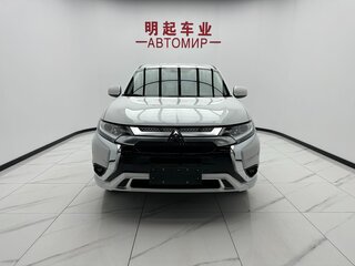 2022 Mitsubishi Outlander III Рестайлинг 3, белый, 1810000 рублей, вид 3