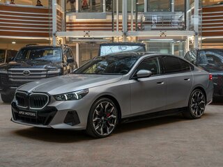 2026 BMW 5 серии 540d xDrive VIII (G60/G61/G68), серый, 14190000 рублей, вид 1