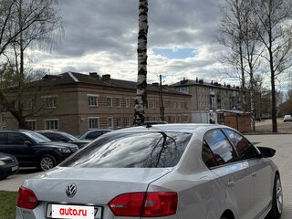 2013 Volkswagen Jetta VI, серебристый, 960000 рублей, вид 3