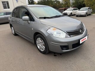 2011 Nissan Tiida I Рестайлинг, серый, 700000 рублей, вид 1