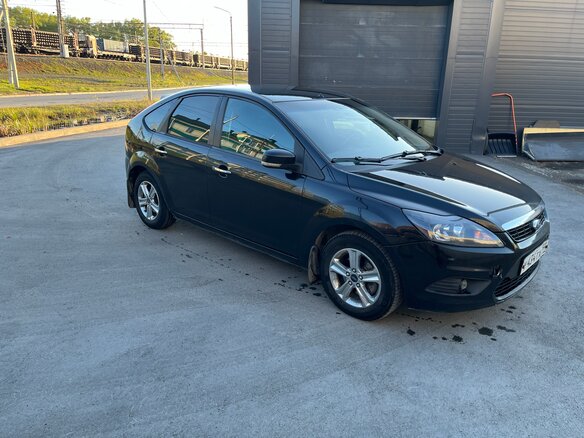2010 Ford Focus II Рестайлинг, чёрный, 650000 рублей - вид 1