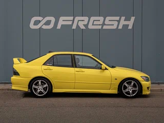 2001 Toyota Altezza, жёлтый, 1145000 рублей, вид 5