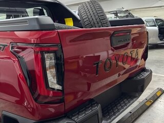 2026 Toyota Hilux IX, пурпурный, 6800000 рублей, вид 5