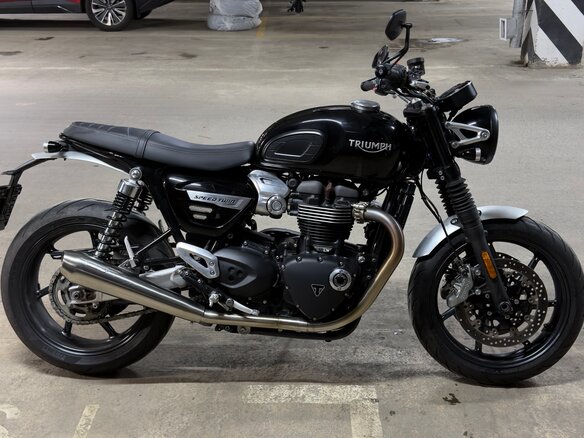 2020 Triumph Speed Twin, чёрный, 1100000 рублей - вид 7