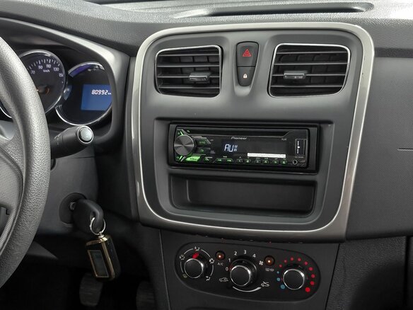 2016 Renault Logan II, белый, 624000 рублей - вид 12