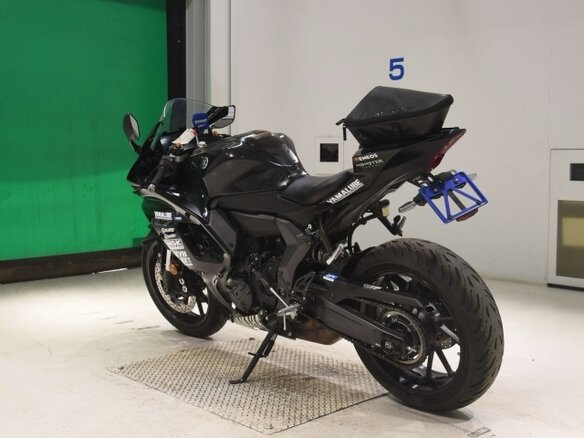 2022 Yamaha YZF-R7, чёрный, 800000 рублей - вид 5