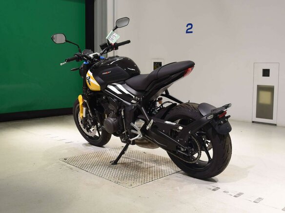 2025 Triumph Trident 660, чёрный, 1197000 рублей - вид 5