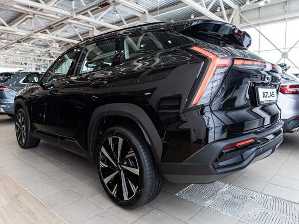 2026 Geely Atlas II, чёрный - вид 4