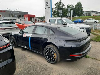 2026 Porsche Panamera Turbo S E-Hybrid III, чёрный, 39999500 рублей, вид 3