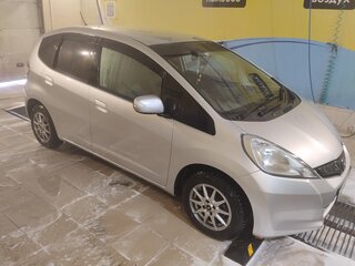 2011 Honda Fit II, серебристый, 900000 рублей, вид 2