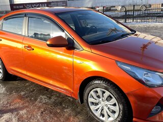 2022 Hyundai Solaris II Рестайлинг, оранжевый, 1699999 рублей, вид 3
