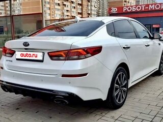 2019 Kia Optima IV Рестайлинг, белый, 1850000 рублей, вид 3