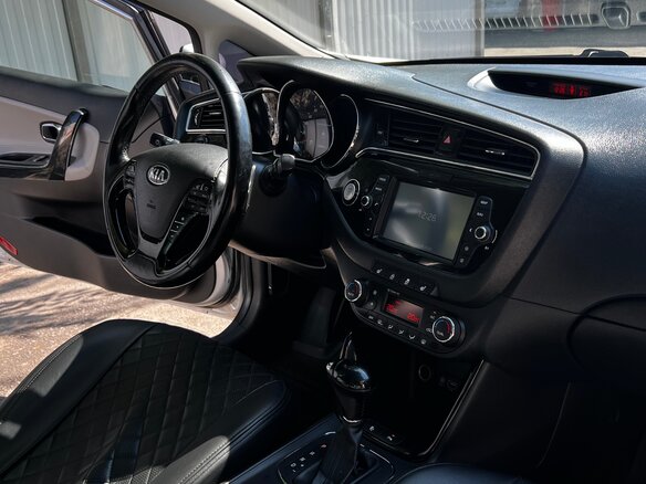 2015 Kia Ceed II Рестайлинг, серебристый, 1250000 рублей - вид 11