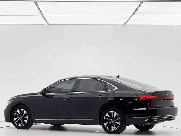 2023 Volkswagen Passat B8 Рестайлинг, чёрный, 1810000 рублей - вид 3