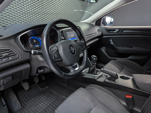 2017 Renault Megane IV, серый, 1230000 рублей - вид 9