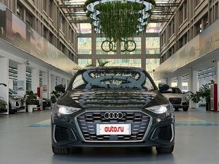 2023 Audi A3 Sportback 35 TFSI IV (8Y), зелёный, 2010777 рублей, вид 2