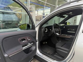 2026 Mercedes-Benz GLB 200 II (X244, X248), серебристый, 8624000 рублей, вид 5