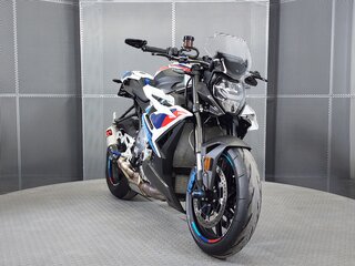 2023 BMW M 1000 R, белый, 1999000 рублей, вид 3