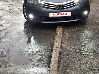 2013 Toyota Corolla XI (E160, E170, E180), серый, 1300000 рублей, вид 1