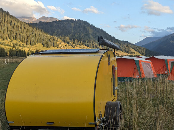 2024 GTS Trailer 71491, жёлтый, 450000 рублей - вид 1
