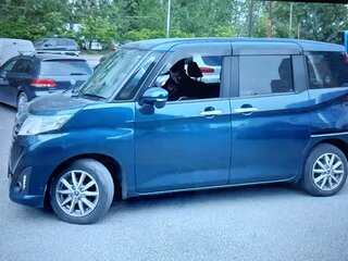 2017 Toyota Roomy I, синий, 990000 рублей, вид 3