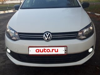 2015 Volkswagen Polo V, белый, 700000 рублей, вид 1