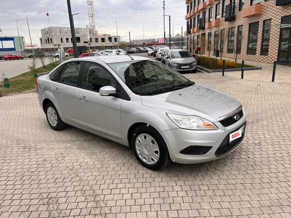 2010 Ford Focus II Рестайлинг, серебристый, 469000 рублей - вид 11