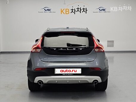 2018 Volvo V40 II Рестайлинг, серый, 1230000 рублей, вид 2
