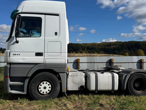 2008 Mercedes-Benz Actros, белый, 1950000 рублей - вид 1