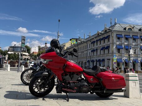 2025 Harley-Davidson CVO Road Glide ST, красный, 5300000 рублей, вид 1