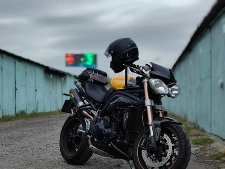 2012 Triumph Speed Triple, жёлтый, 590000 рублей, вид 4