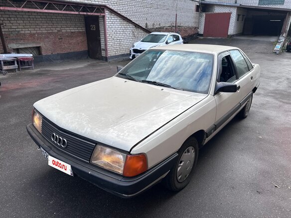 1990 Audi 100 III (C3) Рестайлинг, белый - вид 1