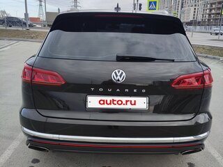2018 Volkswagen Touareg III, коричневый, 3750000 рублей, вид 4