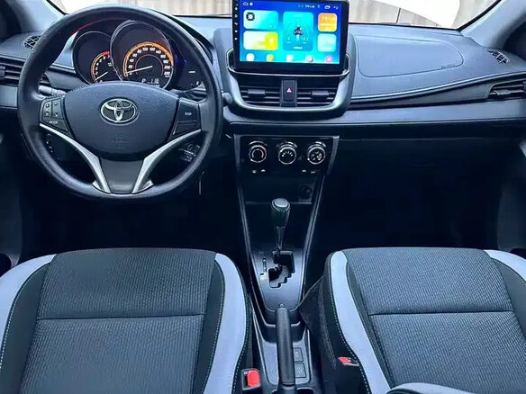 2023 Toyota Yaris L XP150 Рестайлинг, белый, 846000 рублей - вид 7