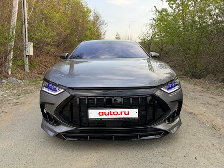 2022 BYD Han DM-i I Рестайлинг, серый, 2990000 рублей, вид 4